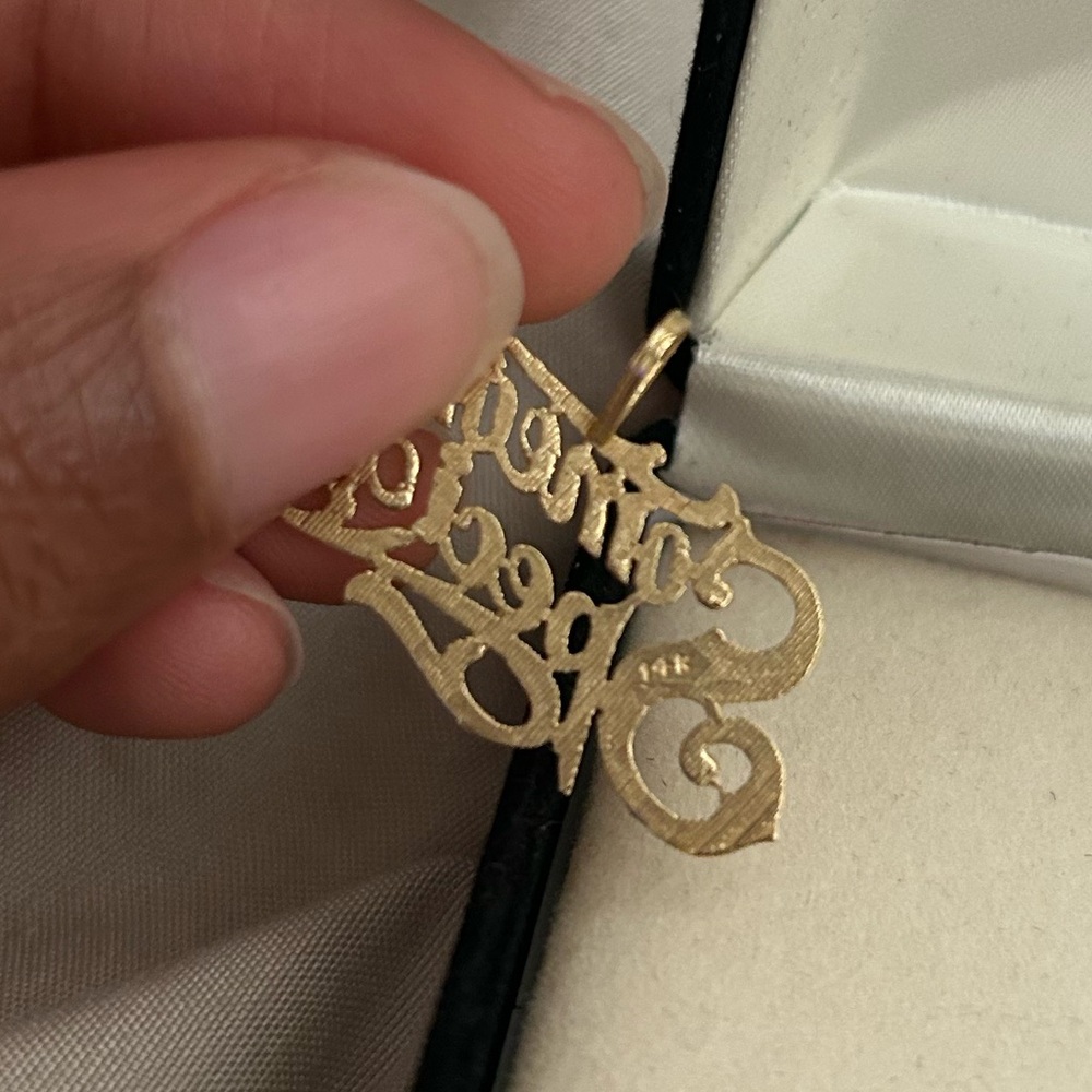 Kay Jewelers Gold Script Pendant - Picture 3 of 3